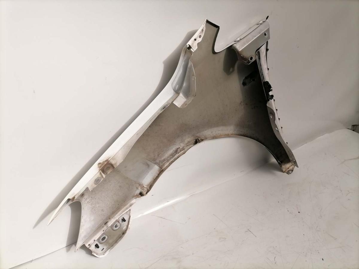 VW Caddy 3 2K original Kotfl&uuml;gel vorn rechts LB9A Candywei&szlig; Facelift Bj.2011